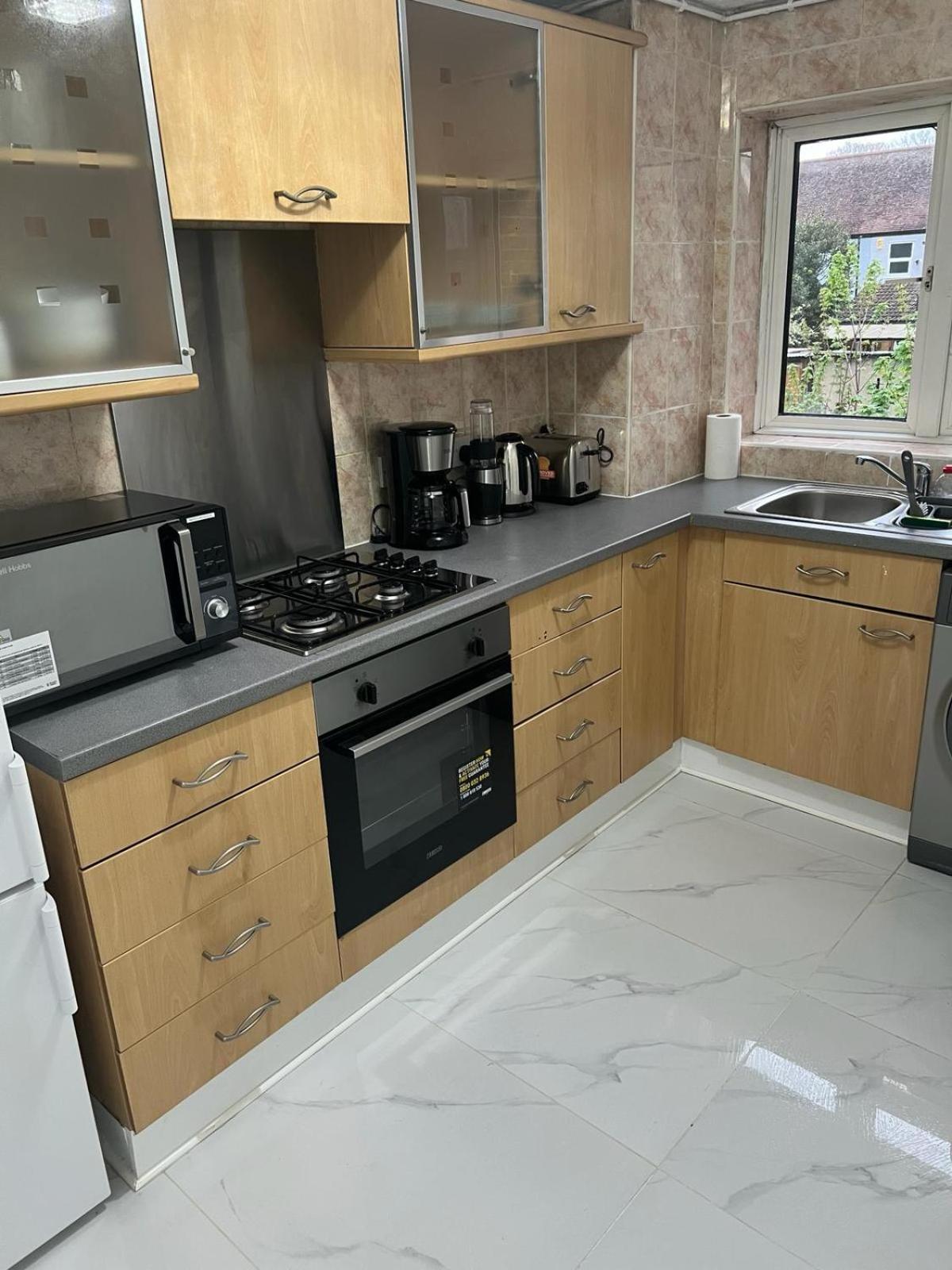 Warner Stratford - 20mins To Central Apartament